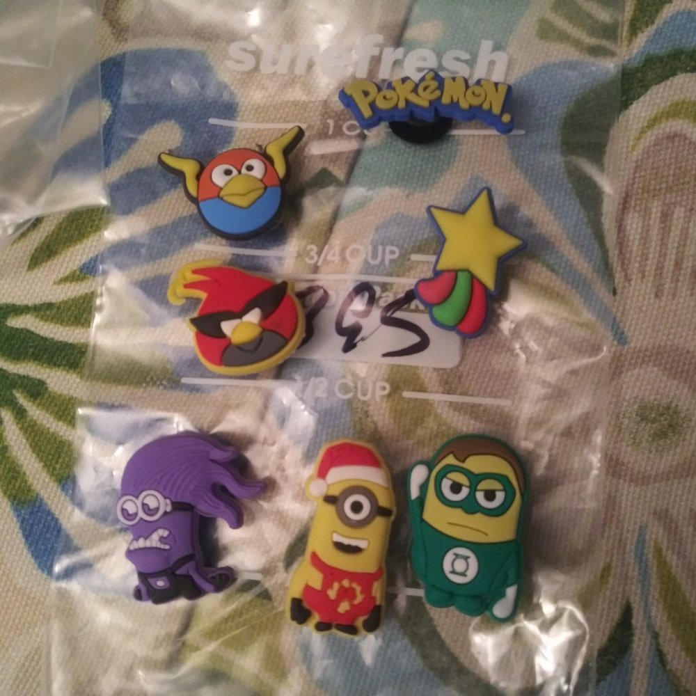 1895 Pokémon And Angry Bird, Minions Gibbets